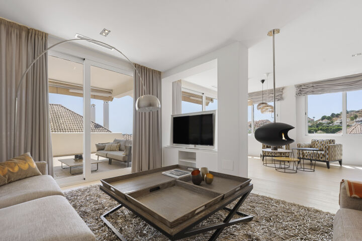 Duplex Solara - 4-Bedroom Duplex Apartment with Sea Views in Nueva Andalucía, Marbella