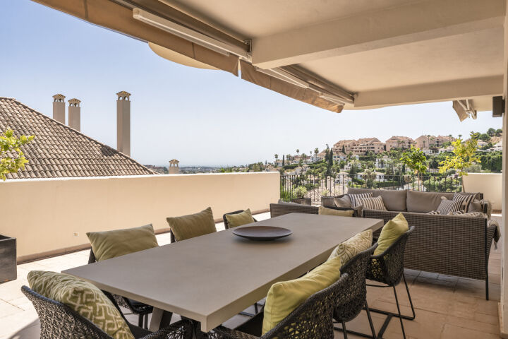 Duplex Solara - 4-Bedroom Duplex Apartment with Sea Views in Nueva Andalucía, Marbella