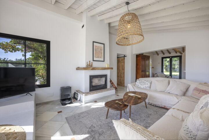 Casa Isabella - Rustic Villa with Traditional Charm in Guadalmina Alta, Marbella