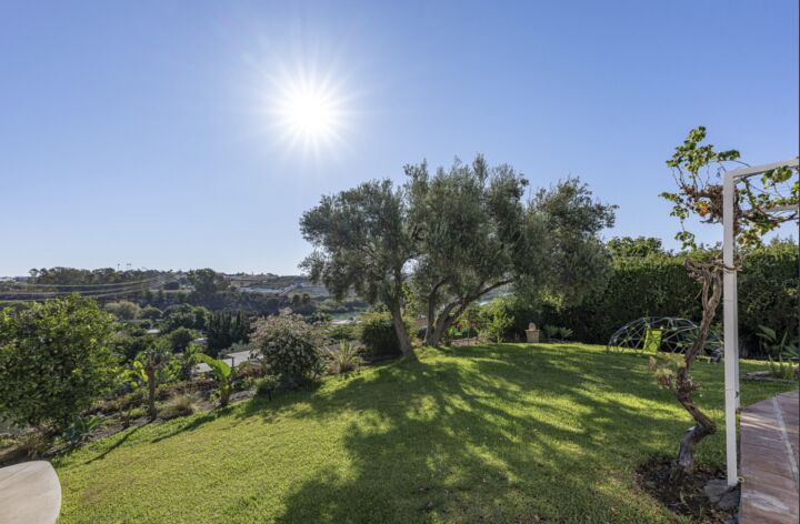 Casa Isabella - Rustic Villa with Traditional Charm in Guadalmina Alta, Marbella