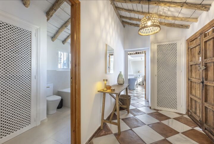 Casa Isabella - Rustic Villa with Traditional Charm in Guadalmina Alta, Marbella