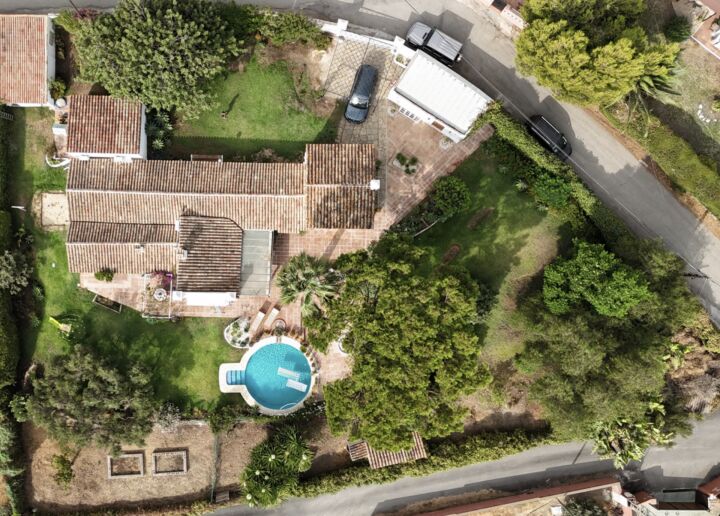 Casa Isabella - Rustic Villa with Traditional Charm in Guadalmina Alta, Marbella