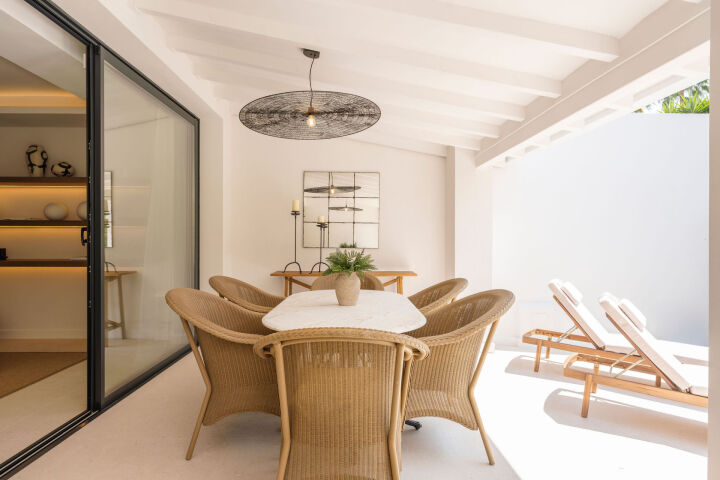 Casa Los Olivos - Renovated Townhouse with Golf Views in Nueva Andalucía, Marbella