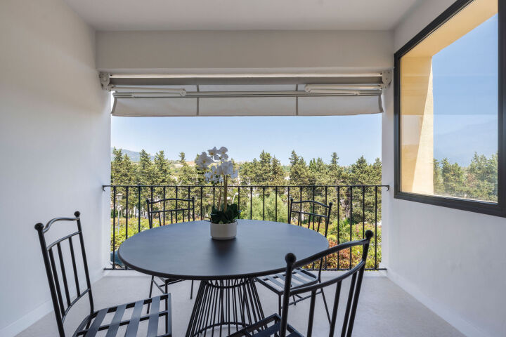 Casa Los Olivos - Renovated Townhouse with Golf Views in Nueva Andalucía, Marbella