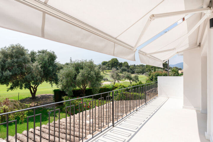 Casa Los Olivos - Renovated Townhouse with Golf Views in Nueva Andalucía, Marbella