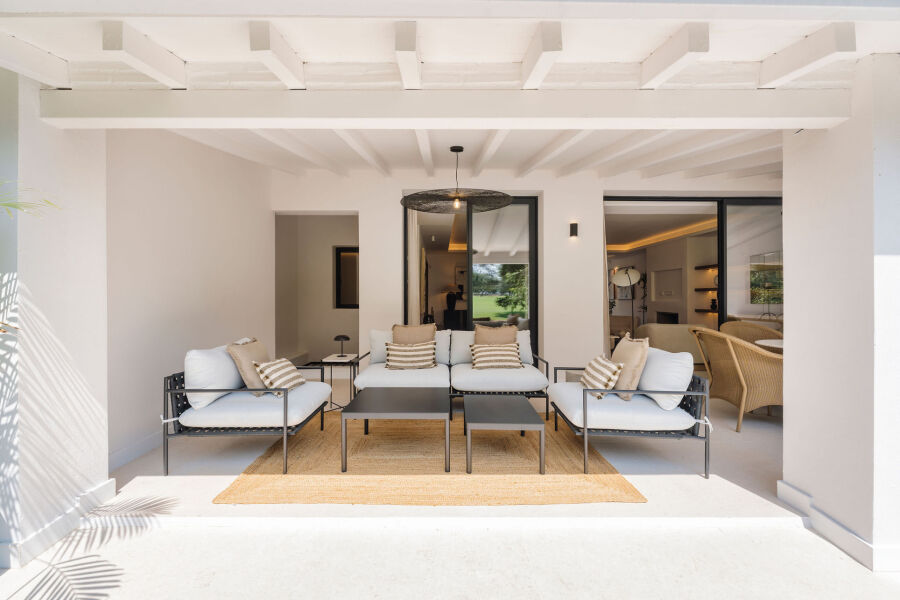 Casa Los Olivos - Casa adosada reformada con vistas al golf en Nueva Andalucía, Marbella