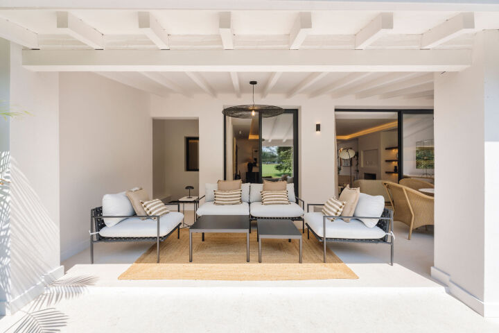 Casa Los Olivos - Renovated Townhouse with Golf Views in Nueva Andalucía, Marbella