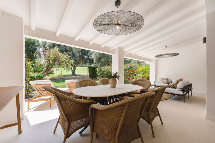 Casa Los Olivos - Renovated Townhouse with Golf Views in Nueva Andalucía, Marbella