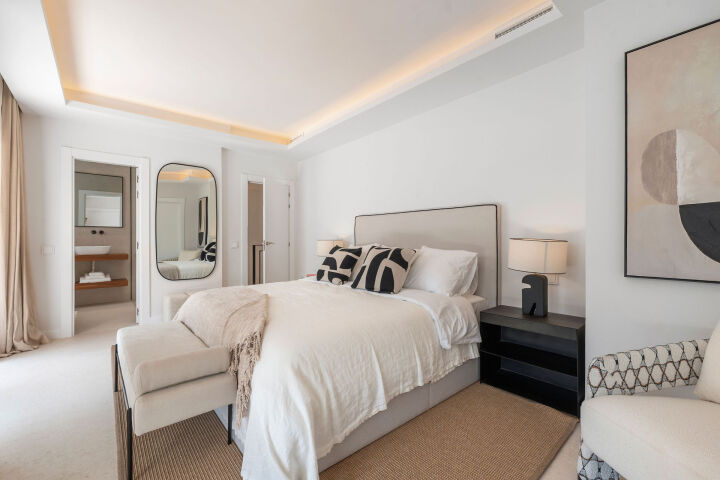 Casa Los Olivos - Renovated Townhouse with Golf Views in Nueva Andalucía, Marbella
