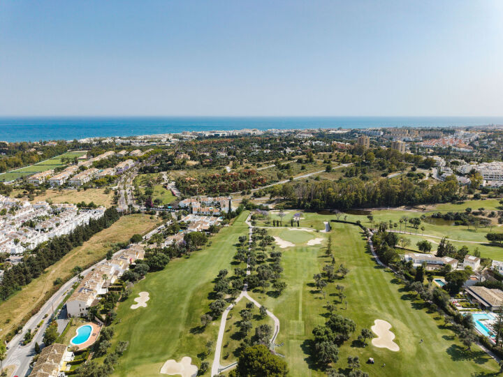 Casa Los Olivos - Renovated Townhouse with Golf Views in Nueva Andalucía, Marbella