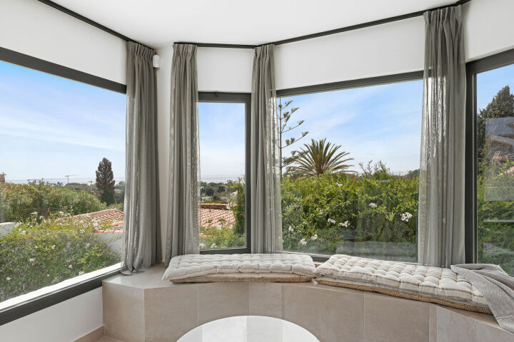 Villa Sama - Modern Single-Storey Villa in Elviria, Marbella East