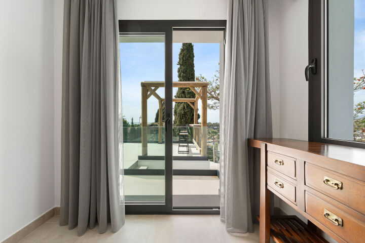 Villa Sama - Modern Single-Storey Villa in Elviria, Marbella East