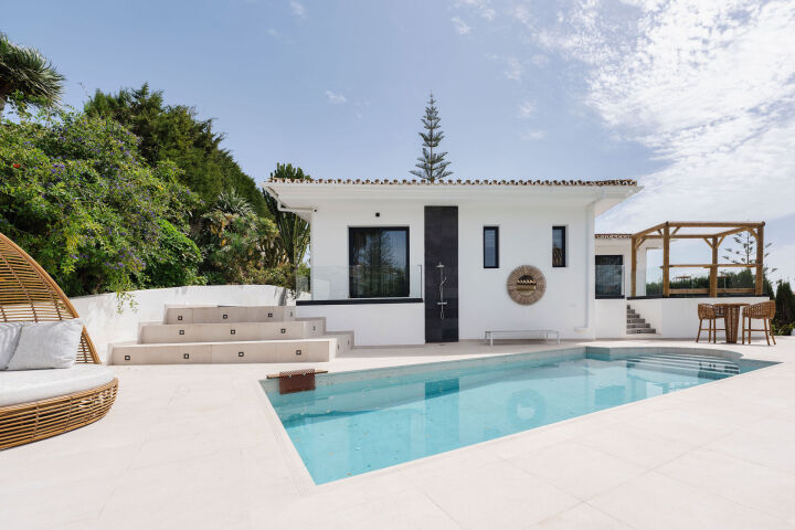 Villa Sama - Modern Single-Storey Villa in Elviria, Marbella East