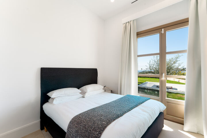 Villa Montilla - Brand New 4-Bedroom Villa with Panoramic Sea Views in Estepona West