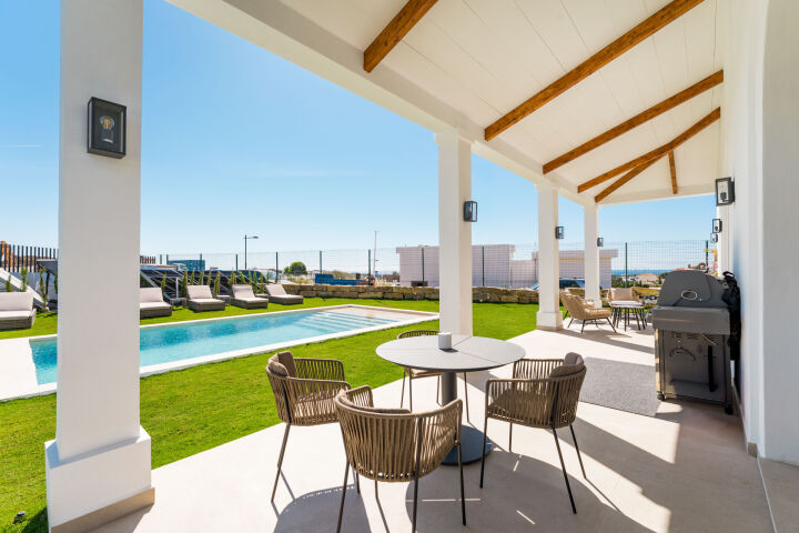 Villa Montilla - Brand New 4-Bedroom Villa with Panoramic Sea Views in Estepona West