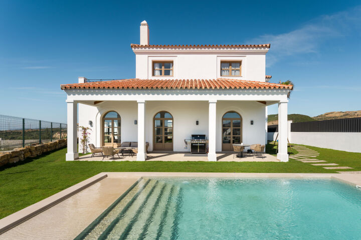 Villa Montilla - Brand New 4-Bedroom Villa with Panoramic Sea Views in Estepona West