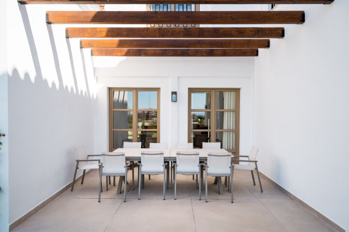 Villa Montilla - Brand New 4-Bedroom Villa with Panoramic Sea Views in Estepona West