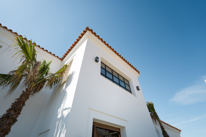 Villa Montilla - Brand New 4-Bedroom Villa with Panoramic Sea Views in Estepona West