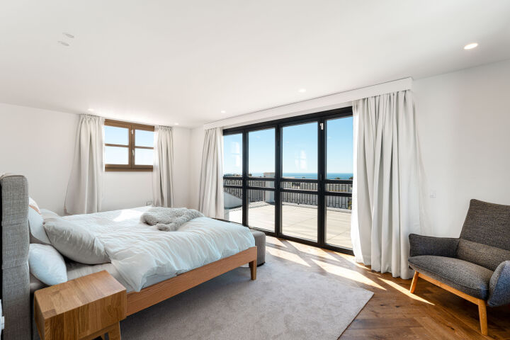 Villa Montilla - Brand New 4-Bedroom Villa with Panoramic Sea Views in Estepona West