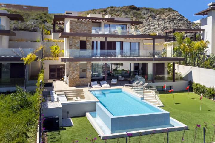 Villa Be Lagom - Modern Luxury Villa with Sea Views in Benahavis