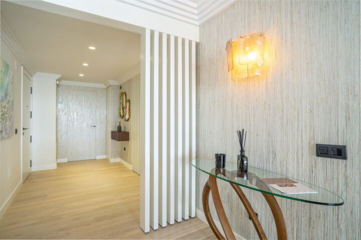 Apartment Albatros - 4-Bedroom Renovated Penthouse with Sea Views in Nueva Andalucia
