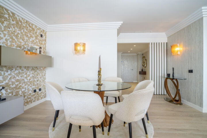 Apartment Albatros - 4-Bedroom Renovated Penthouse with Sea Views in Nueva Andalucia
