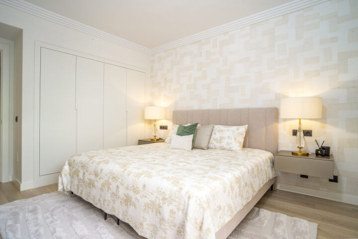 Apartment Albatros - 4-Bedroom Renovated Penthouse with Sea Views in Nueva Andalucia
