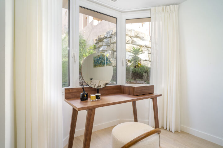 Apartment Albatros - 4-Bedroom Renovated Penthouse with Sea Views in Nueva Andalucia