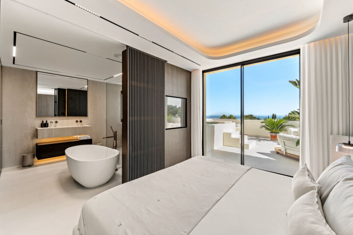 Alba Residence - Renovated Penthouse in Sierra Blanca with Panoramic Sea Views