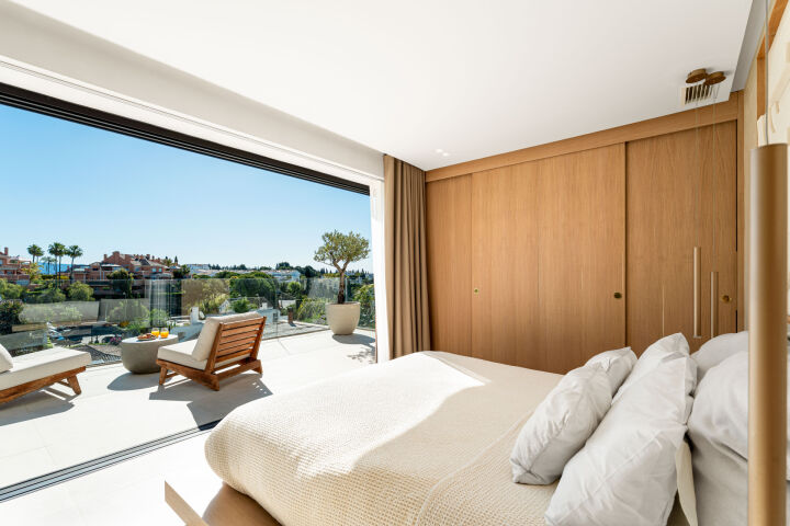 Villa View - Stunning Renovated Villa with Sea Views in Nueva Andalucía