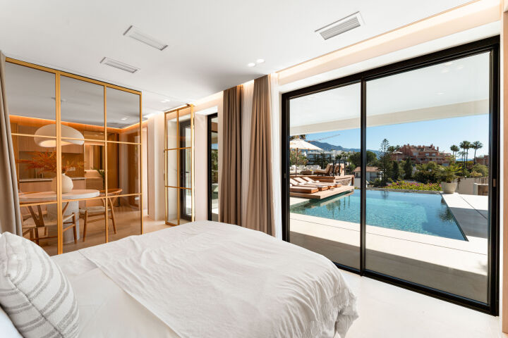 Villa View - Stunning Renovated Villa with Sea Views in Nueva Andalucía