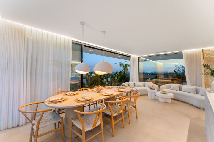 Villa View - Stunning Renovated Villa with Sea Views in Nueva Andalucía