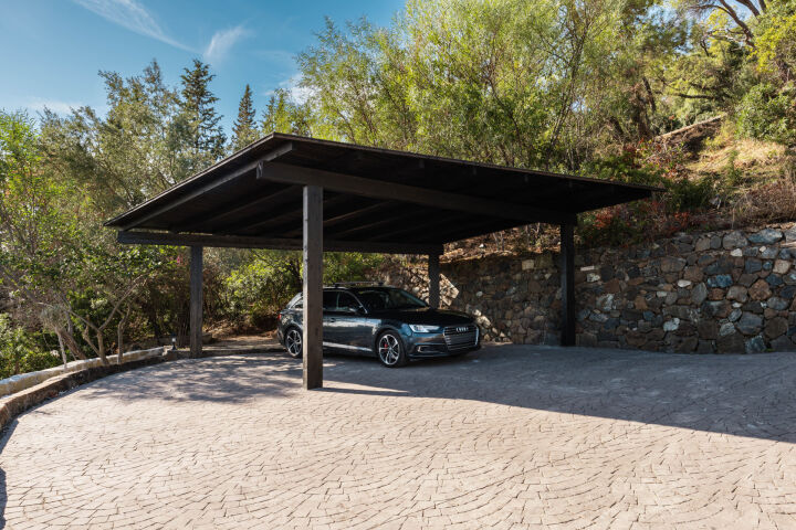 Villa Esencia - Villa de Lujo Renovada con Vistas al Mar en El Madroñal, Benahavís