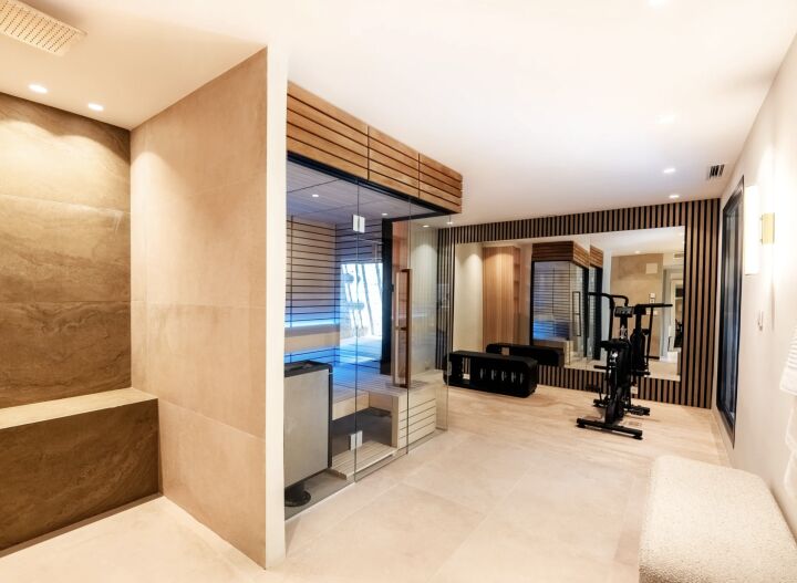 Casa Marisal - Stylish Townhouse with Sea Views in Marbella’s Golden Mile