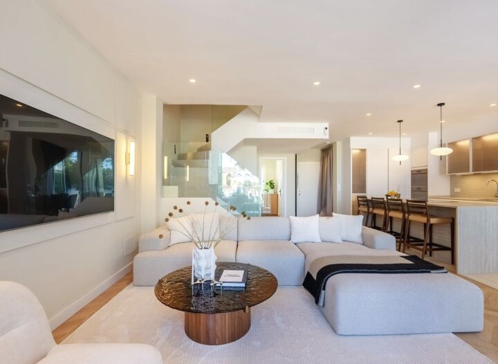 Casa Marisal - Stylish Townhouse with Sea Views in Marbella’s Golden Mile
