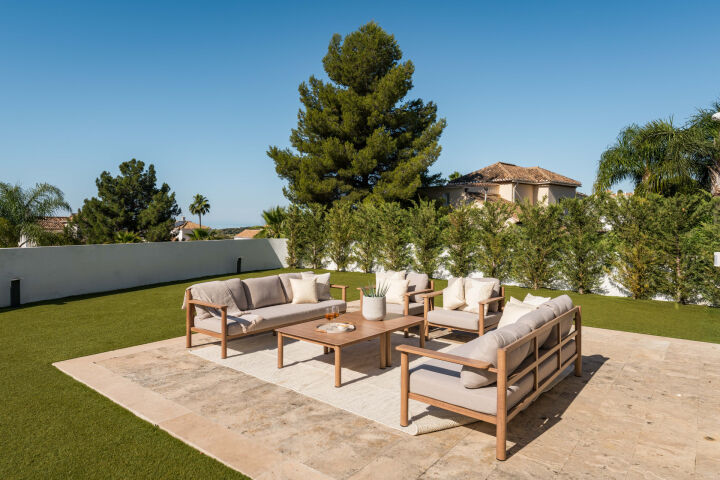 Villa Solara - Contemporary Luxury Villa with Frontline Golf Views in Benahavis