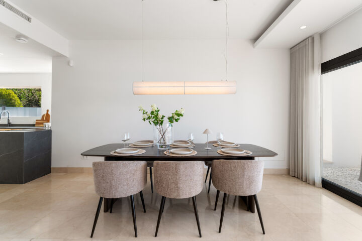 Villa Solara - Contemporary Luxury Villa with Frontline Golf Views in Benahavis
