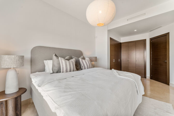 Villa Solara - Contemporary Luxury Villa with Frontline Golf Views in Benahavis