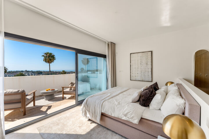 Villa Solara - Contemporary Luxury Villa with Frontline Golf Views in Benahavis