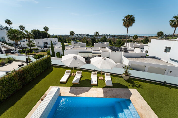 Villa Solara - Contemporary Luxury Villa with Frontline Golf Views in Benahavis