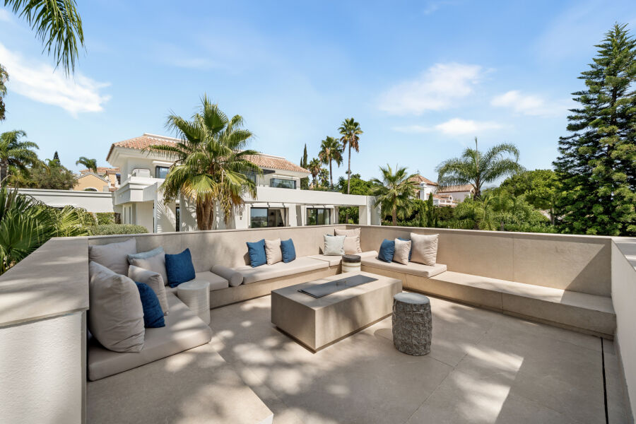 Casa Palmeras - Exceptional Property in El Paraiso