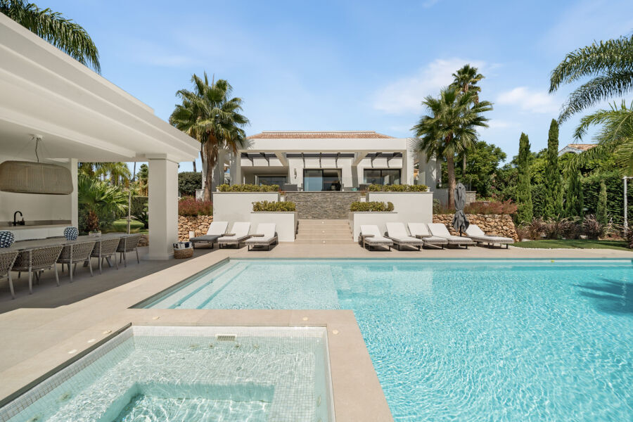 Casa Palmeras - Exceptional Property in El Paraiso