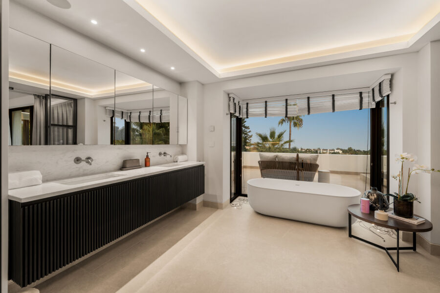 Casa Palmeras - Exceptional Property in El Paraiso