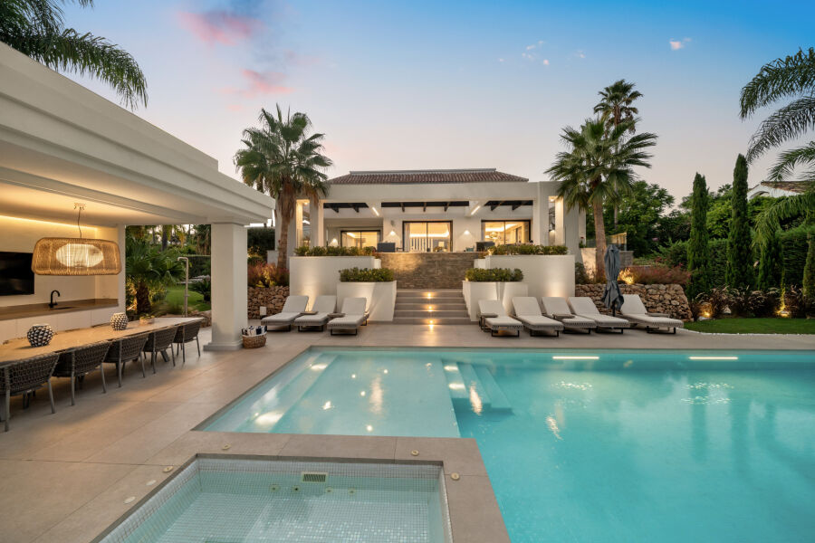 Casa Palmeras - Exceptional Property in El Paraiso