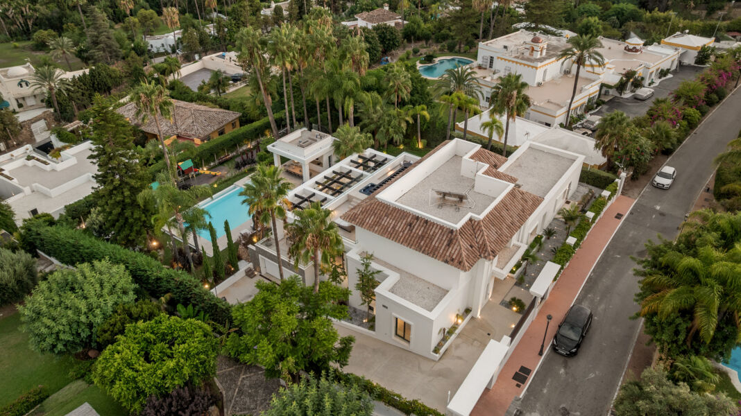 Casa Palmeras - Exceptional Property in El Paraiso