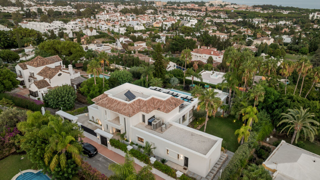 Casa Palmeras - Exceptional Property in El Paraiso