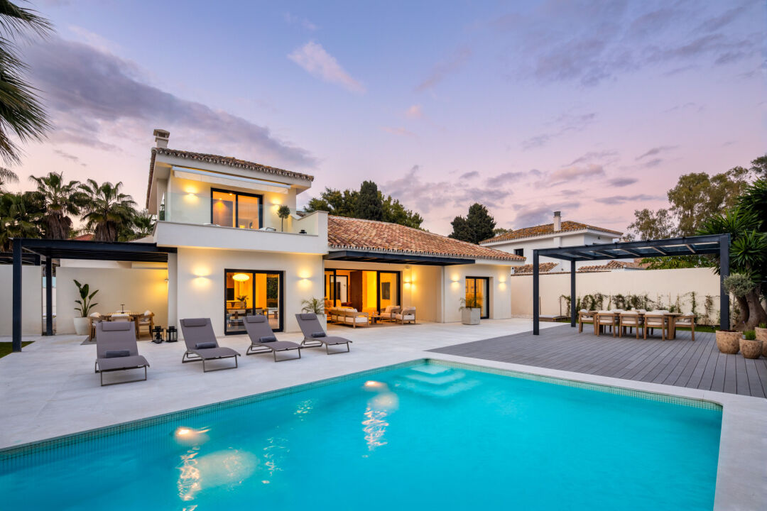 Villa Aria - Contemporary Beachside Villa in San Pedro de Alcantara