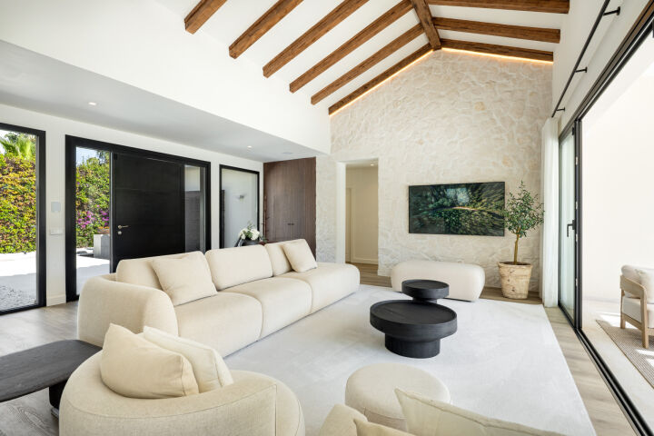 Villa Aria - Contemporary Beachside Villa in San Pedro de Alcantara