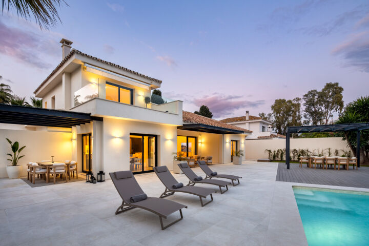 Villa Aria - Contemporary Beachside Villa in San Pedro de Alcantara