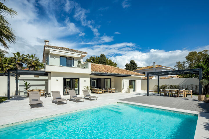 Villa Aria - Contemporary Beachside Villa in San Pedro de Alcantara